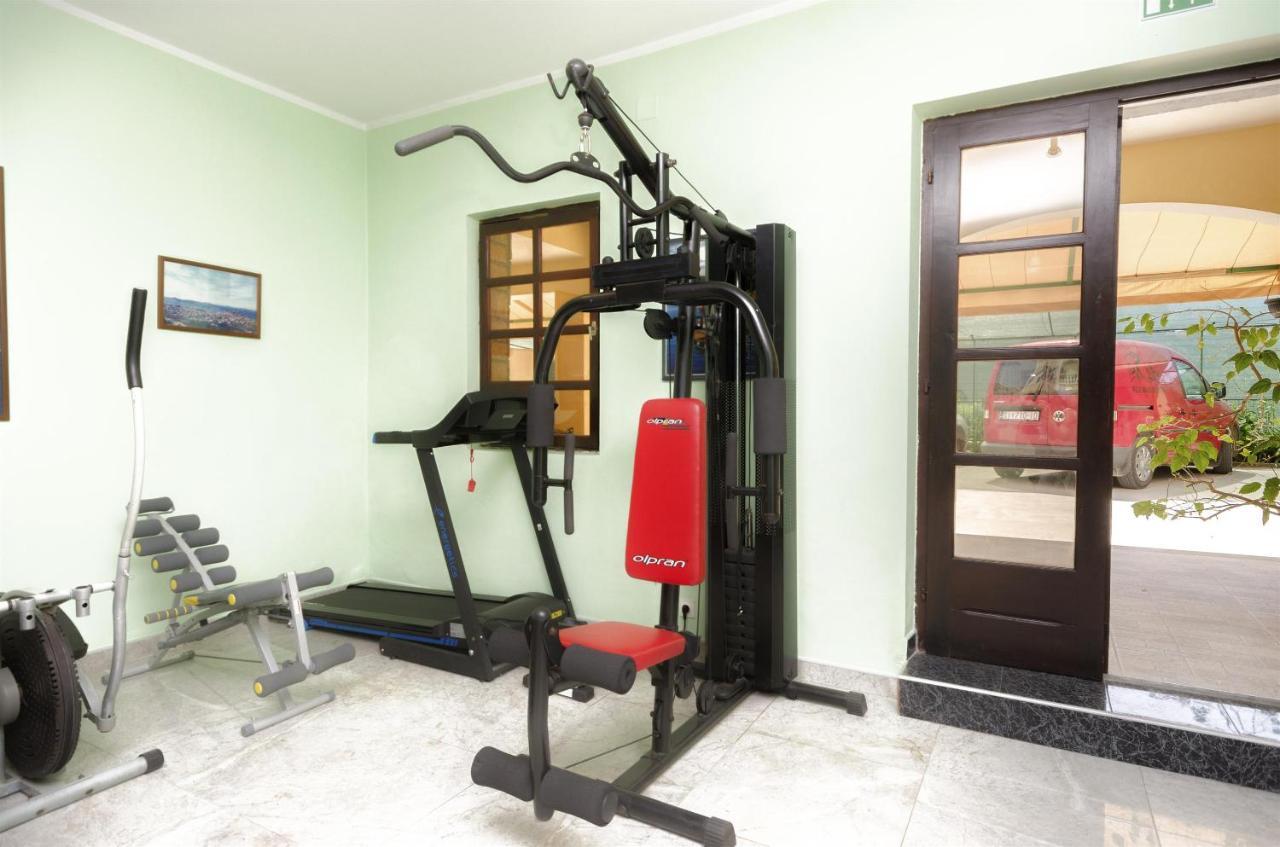 Apartments And Room Take It Easy Tribalj Exterior foto